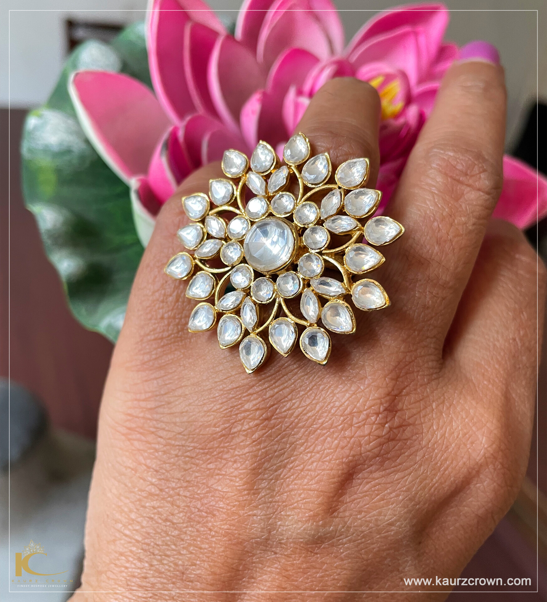 Gold-Plated Kundan Ring in Floral Pattern – Priyaasi
