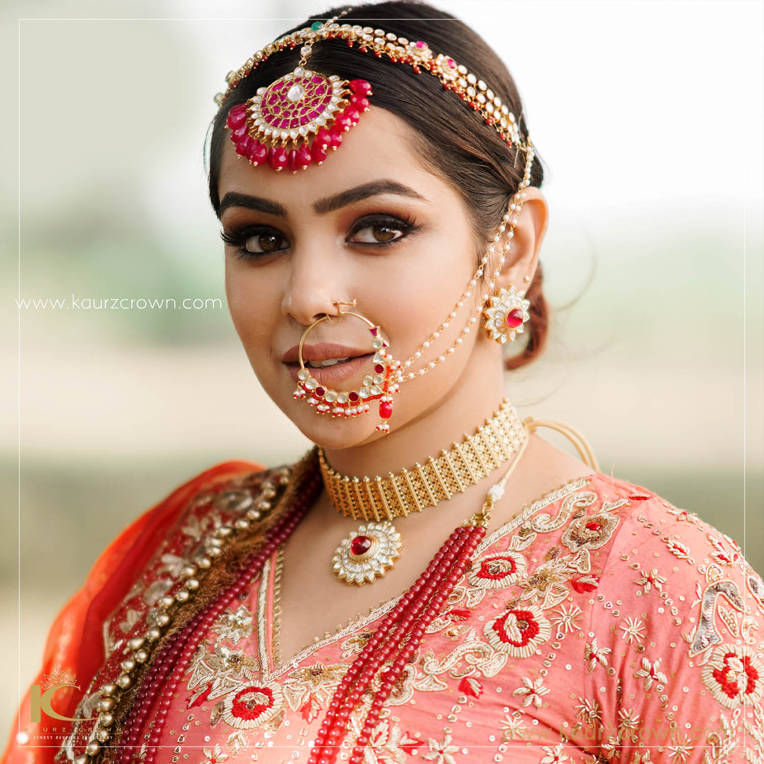 Beautiful Girl Bengali Bridal Makup Wearing Stock Photo 1250993011 |  Shutterstock