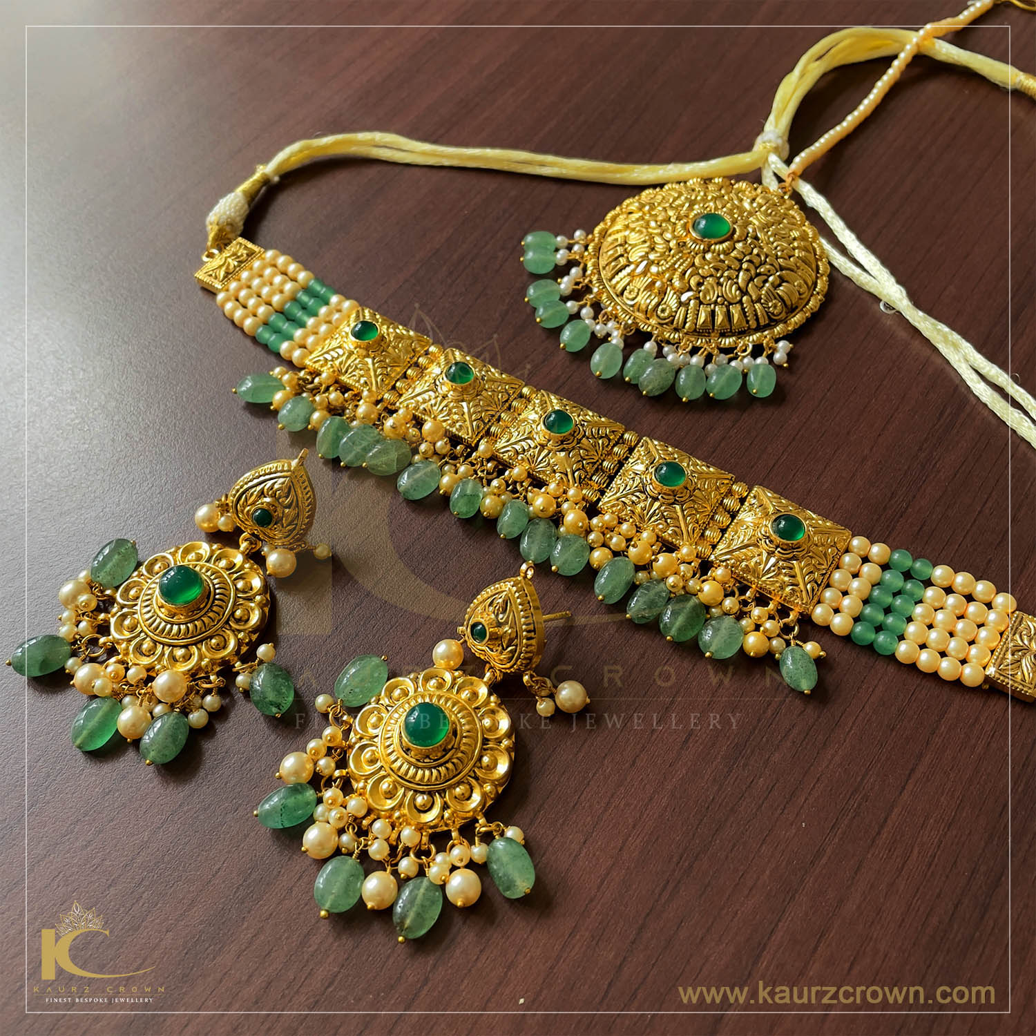 Noorjahan Traditional Antique Gold Polished Choker Set (Green)