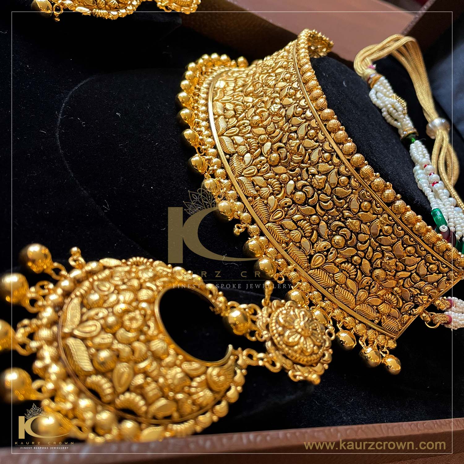 Dilkash Traditional Antique Gold Plated Choker Set – KaurzCrown.com
