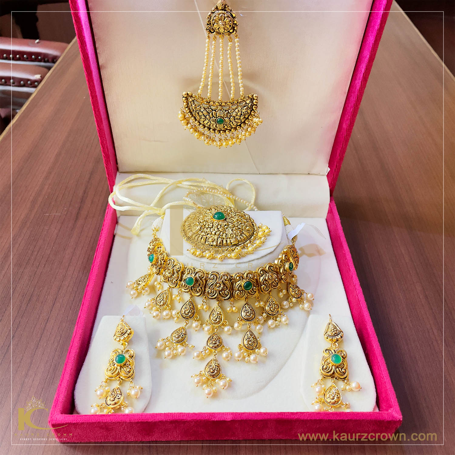 Sabnum Traditional Antique Gold Plated Choker Set