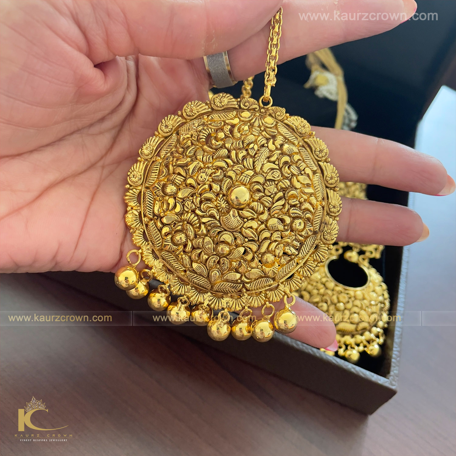 Dilkash Traditional Antique Gold Plated Tikka , tikka , Dilkash ,gold plated , jewellery , gold jewellery , kaurz crown