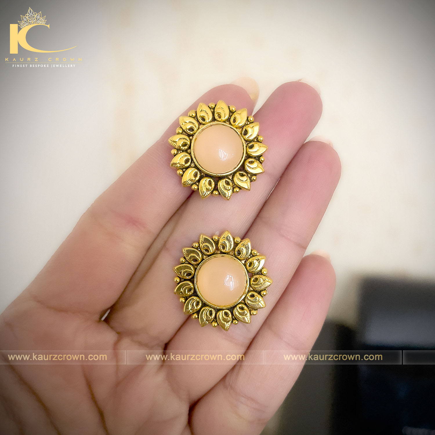 22k Yellow Gold Stud Earrings , Handmade Yellow Gold Earrings for Women,  Vintage Antique Design Indian Gold Earrings Jewelry, Gold Stud Gift - Etsy  Israel