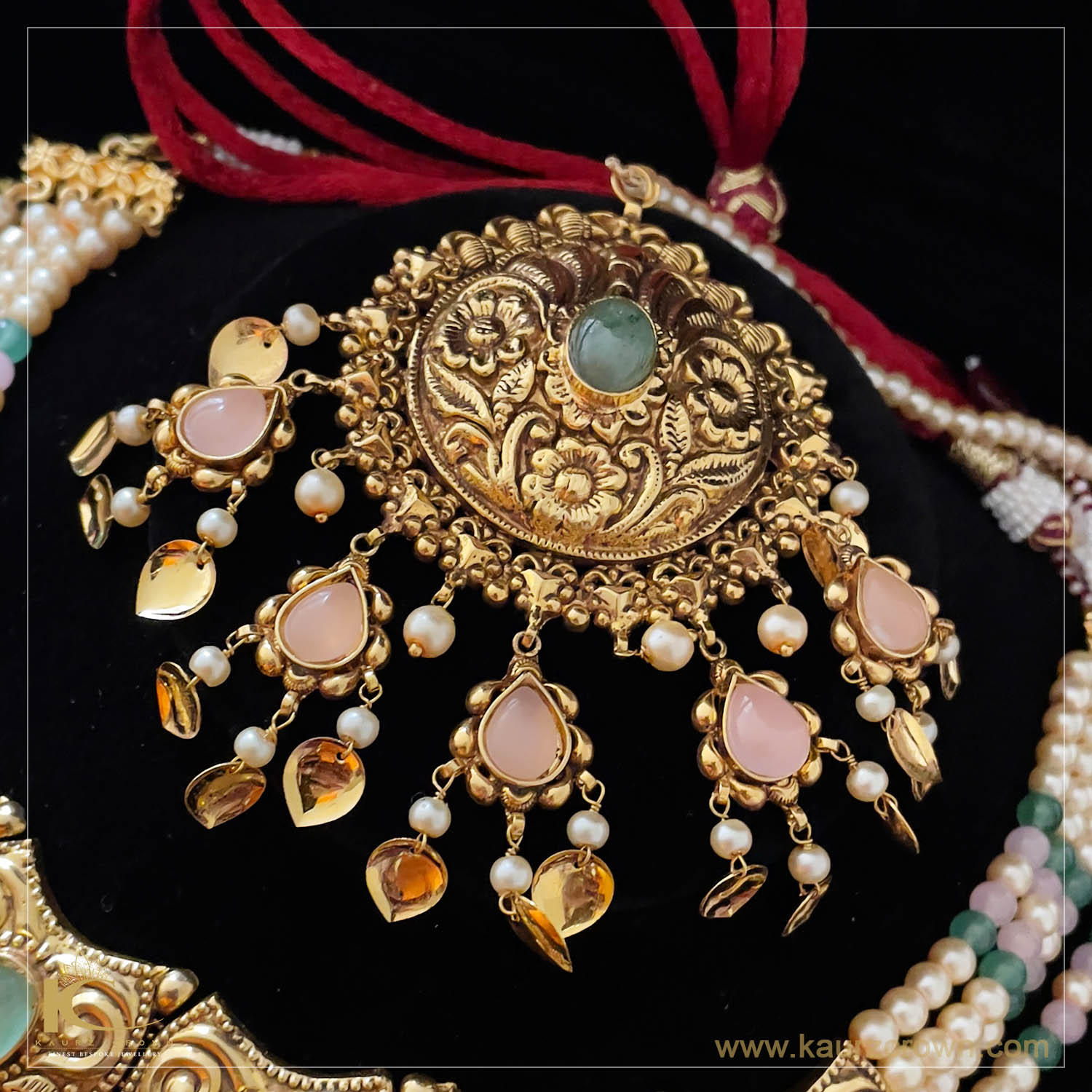Zoya Traditional Antique Gold Plated Tikka – KaurzCrown.com