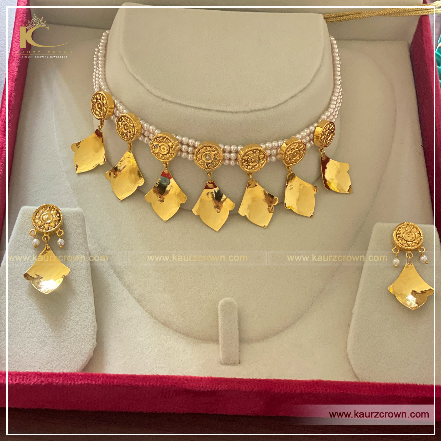 Nihaar Traditional Antique Gold Plated Choker Set , choker set , kaurz crown , traditonal jewellery , gold plated jewellery , nihaar choker set , antique jewellery , kaurz crown jewellery store