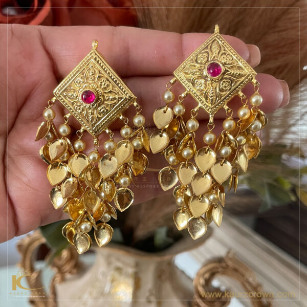 Wajiha Traditional Antique Gold Plated Earrings Tikka Set , kaurz crown , online jewellery store , wajiha earrings , gold plated jewellery