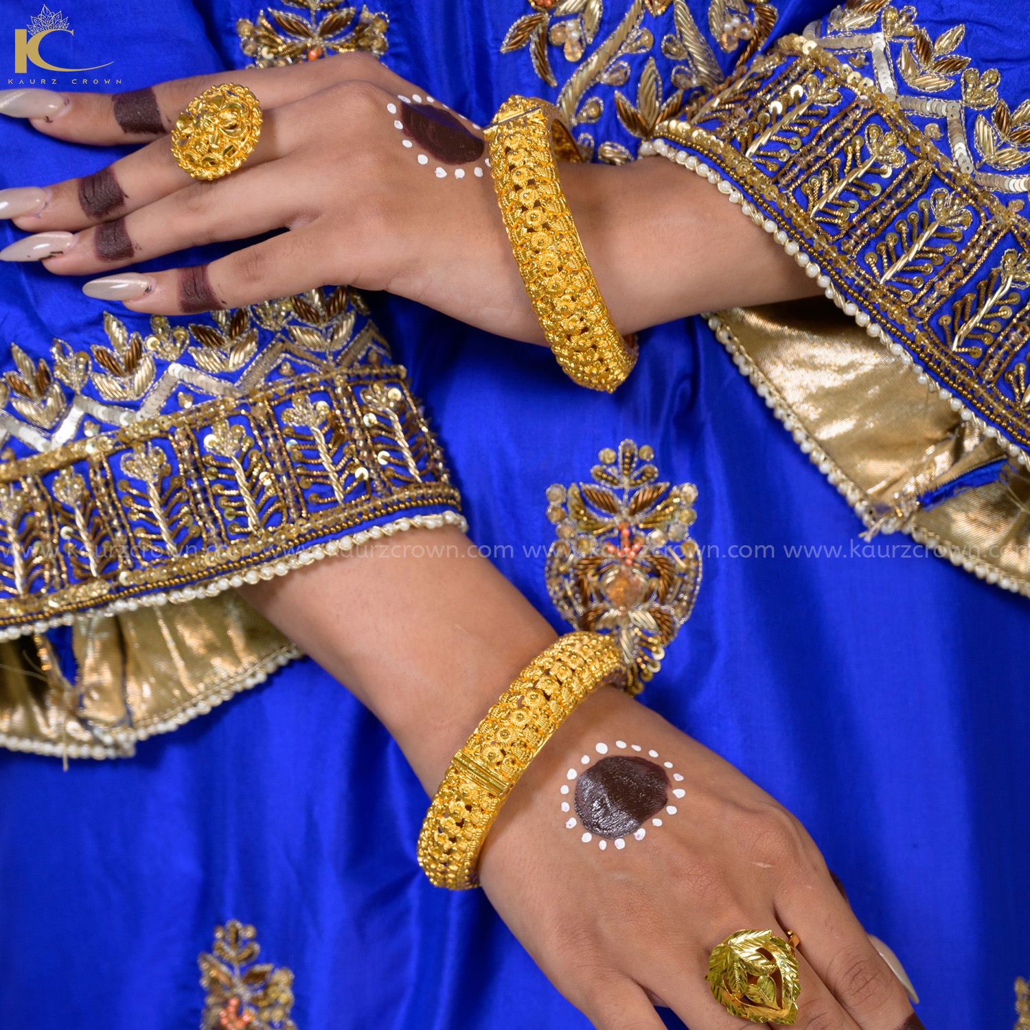 Dilreet Silver Base Gold Plated Bangles